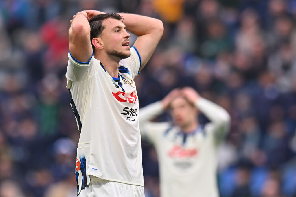 Sassuolo - Atalanta 2-1, Samardzic si dispera dopo uno dei suoi errori (Getty)