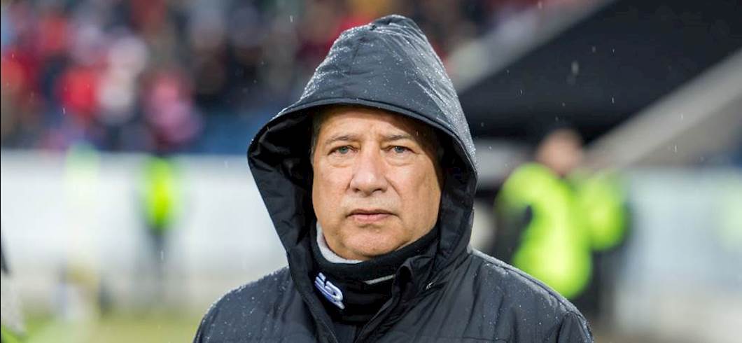 Copertina: Panama, il ct sogna: "Se passiamo il turno mi scolo una vodka tutta d'un fiato"