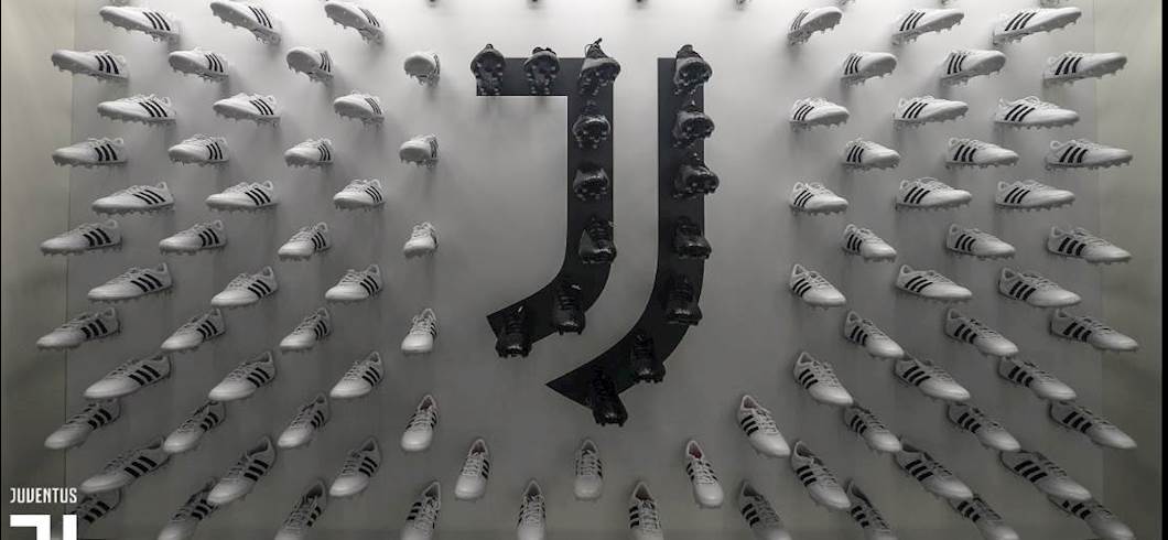 Copertina: Nuovo logo Juventus: l'ex tennista Soderling su twitter recrimina (ma col sorriso) il plagio 