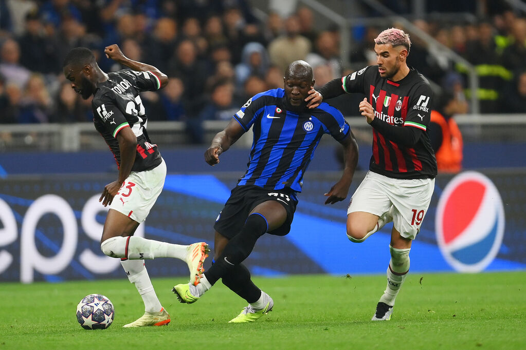 Inter-Milan, Lukaku braccato da Theo Hernandez (Getty)
