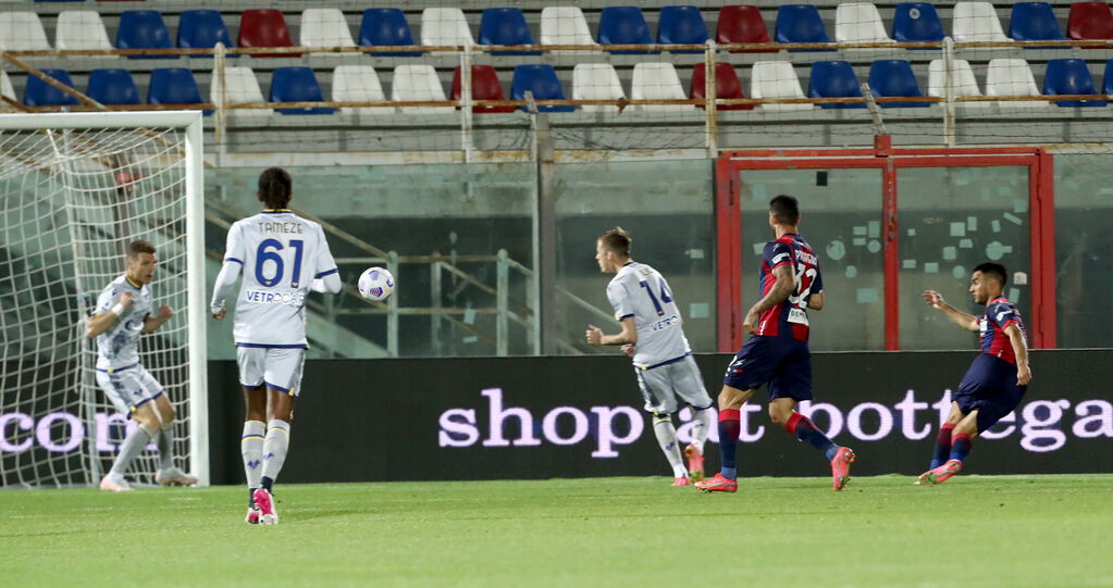 Il gol dell'1-0 di Ounas (getty)