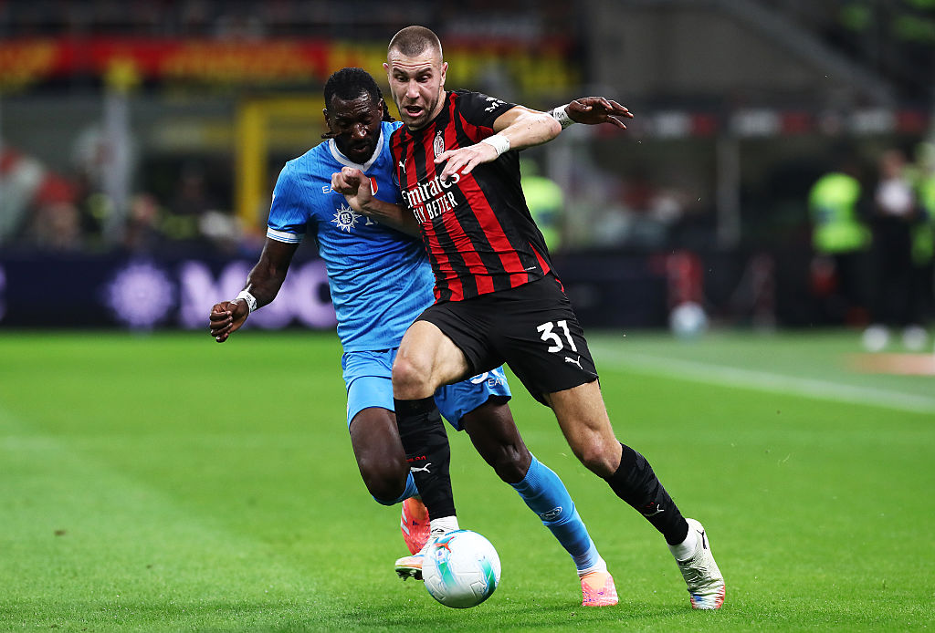 Uno scontro di gioco tra Zambo Anguissa e Pavlovic (Getty Images)