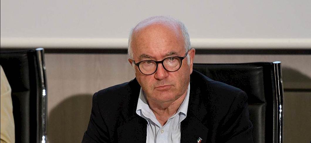 Copertina: Tavecchio: "Se vinco proporrò candidatura a Euro 2028. Sono felice di come sono andati questi anni"