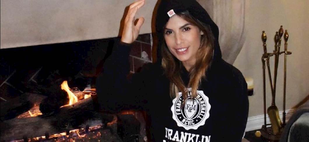 Copertina: @COSIFANTWEET - 24/02: la felpa della Canalis, il costume di Drogba e le ricette di Borriello