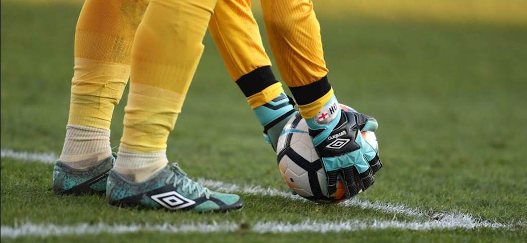 Copertina: Isaak Hayik nella storia: il portiere più anziano di sempre, conquistata una casella nel Guinness World Record