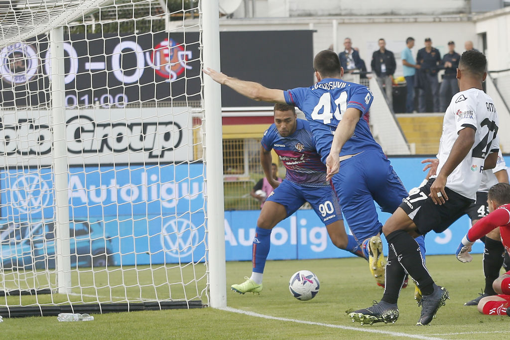 Il momentaneo 0-1 di Dessers (Getty Images)