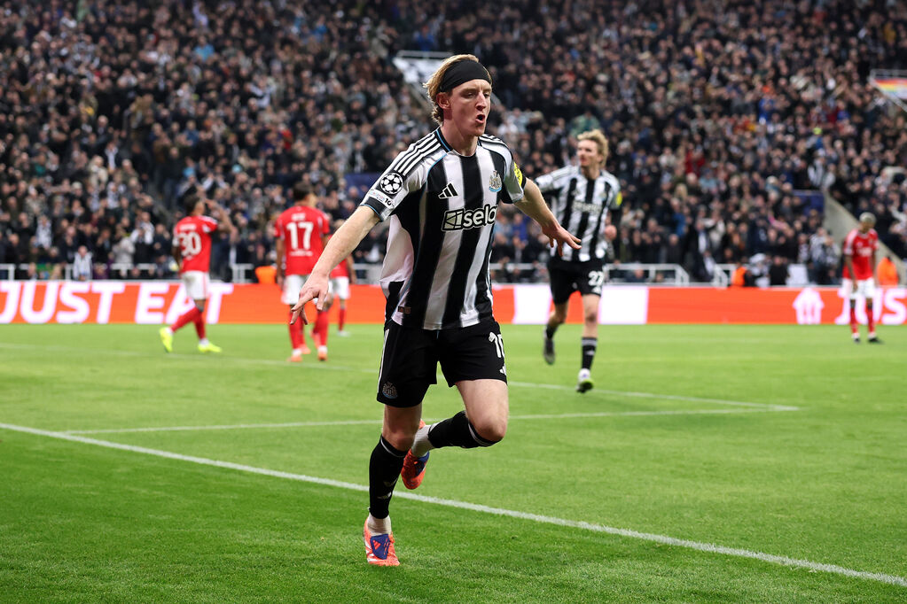 Anthony Gordon festeggia il gol dell'1-0 (Getty Images)