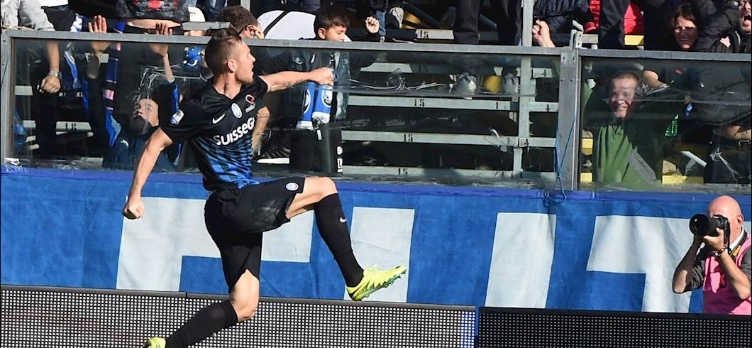 Copertina: La Dea anticipa Halloween al Genoa. Kurtic-Gomez, 3-0 il finale che fa sognare Bergamo