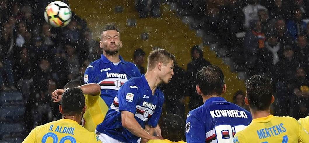 Copertina: Il Napoli emerge dall’acqua del Marassi con Milik e Albiol. Sampdoria battuta 2-0
