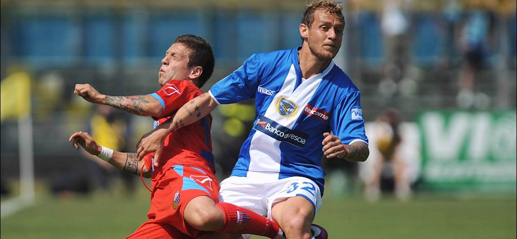 Copertina: In Australia spiagge affollate, Diamanti: "Tu che non segui le regole, stai aiutando a uccidere persone"