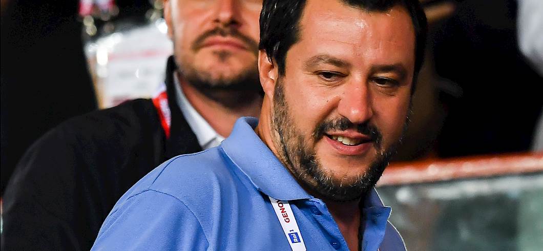 Copertina: Milan, Salvini deluso da Higuain: "Guadagna milioni di euro, spero gli diano una squalifica lunga"