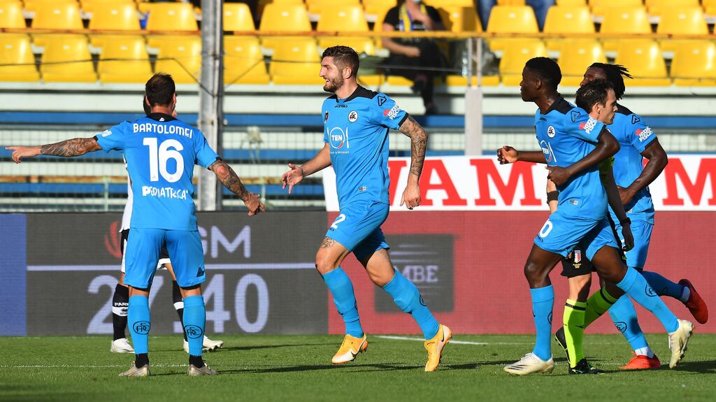 Chabot festeggia con i compagni il gol dello 0-1 (Getty Images)