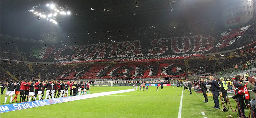 Copertina: Milan-Juve, Curva Sud...quasi perfetta: alla coreografia manca una "i"