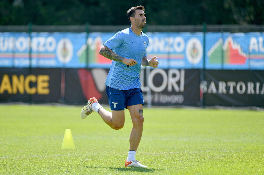 La conferenza stampa di presentazione di Romagnoli con la Lazio (Getty Images)