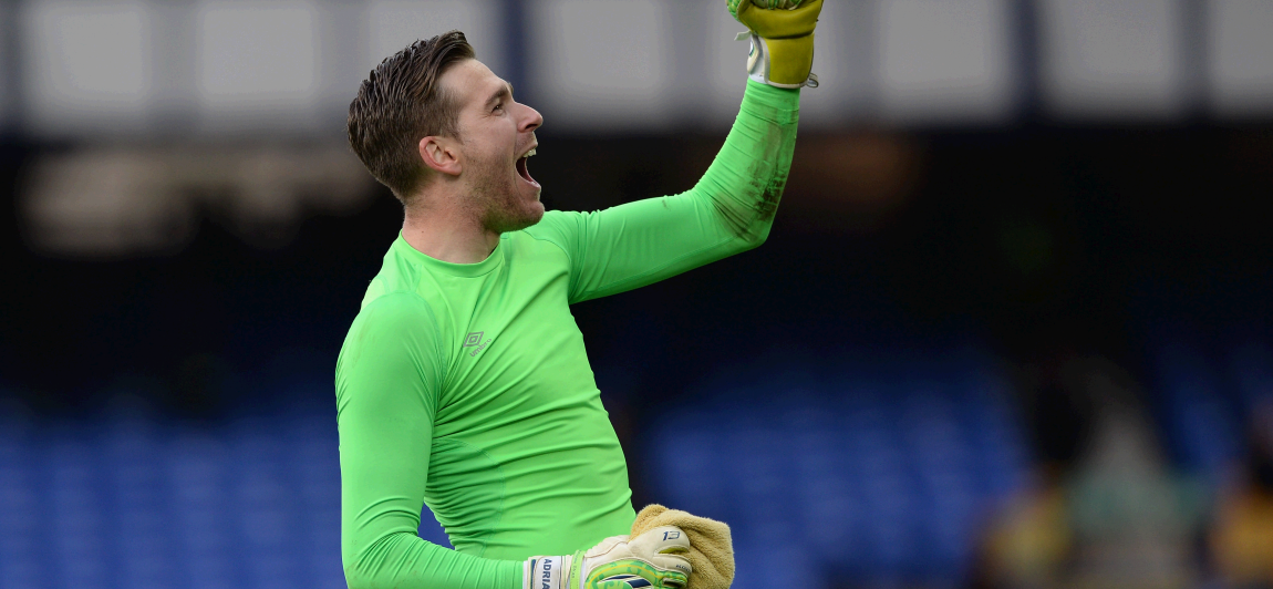 Copertina: Adrian, gol da impazzire: il portiere dribbla tutti e segna col destro