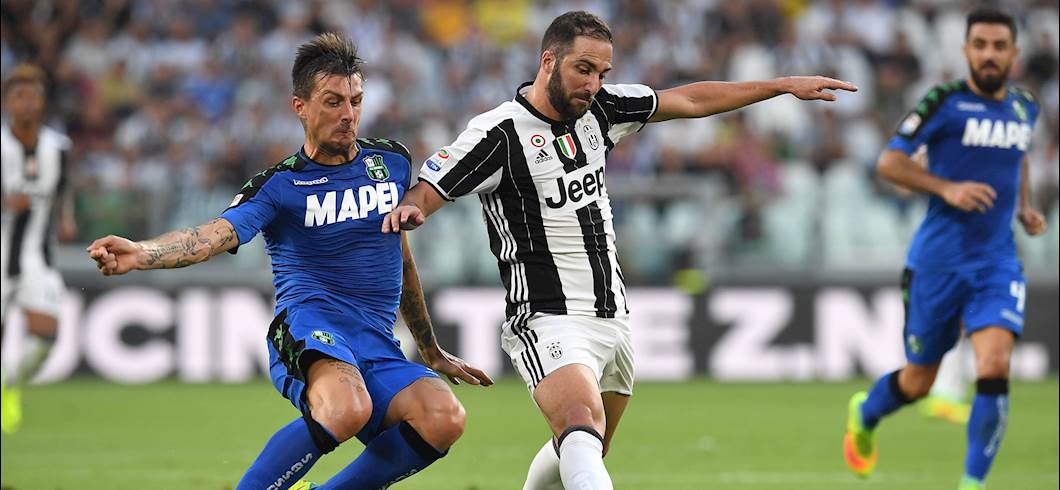 Copertina: La Vecchia Signora presenta i suoi gioielli allo Juventus Stadium: Higuain e Pjanic stendono il Sassuolo