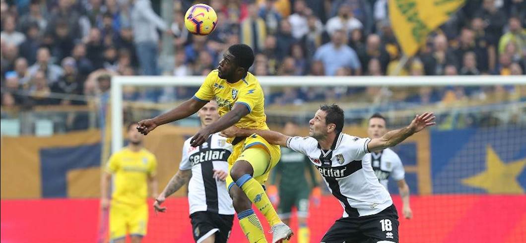 Copertina: Al Tardini tra Parma e Frosinone prevalgono grigiore e nervosismo. Le due gialloblu pareggiano 0-0 