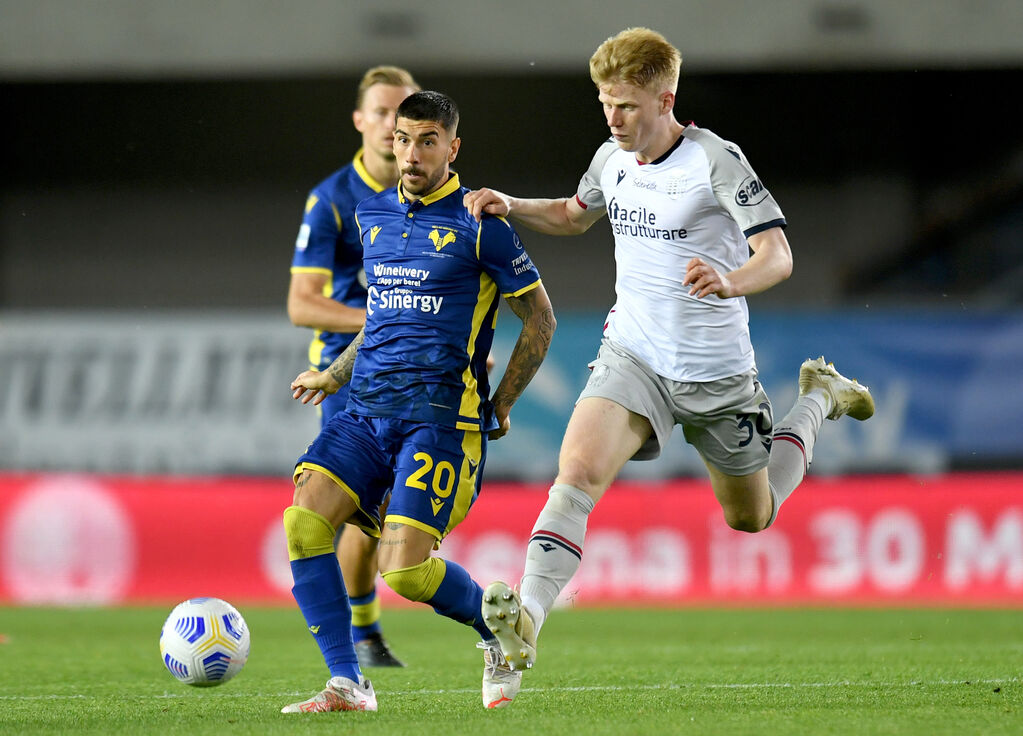 Zaccagni in azione con la maglia del Verona (Getty)