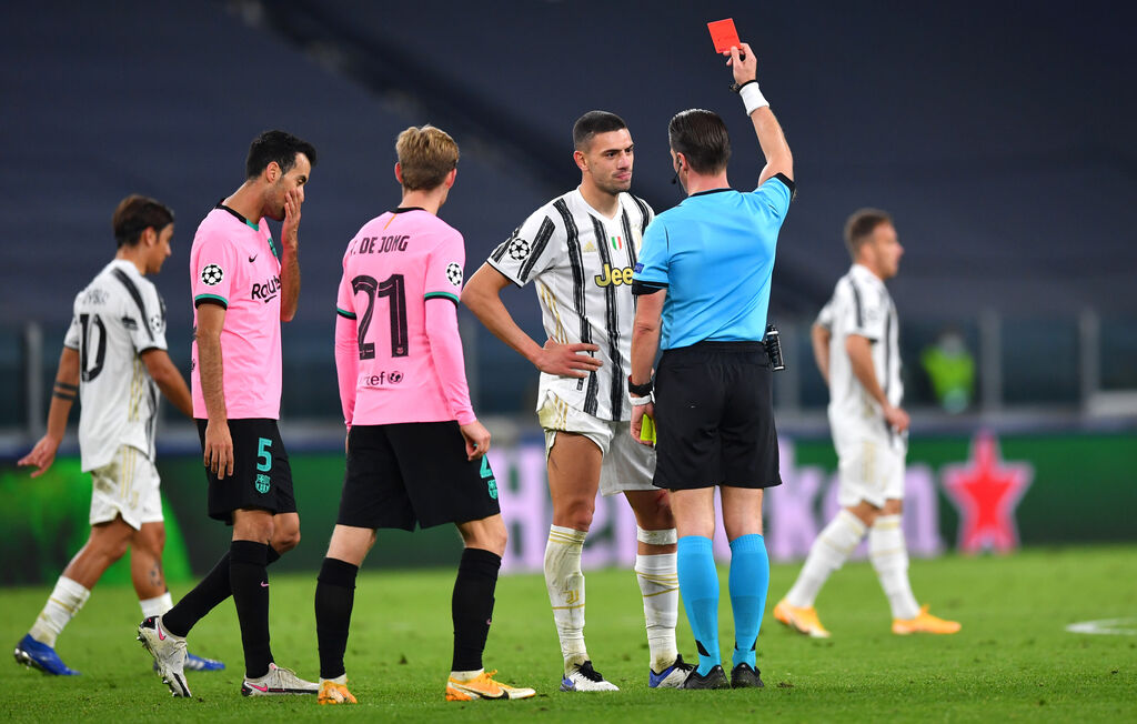 Atalanta, Merih Demiral espulso durante una partita di Champions' League (Getty)