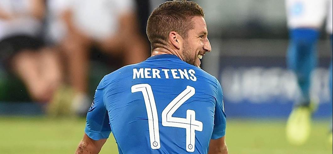 Copertina: Napoli, Mertens fa chiarezza sul rigorista: "Non li lascio più a Jorginho"