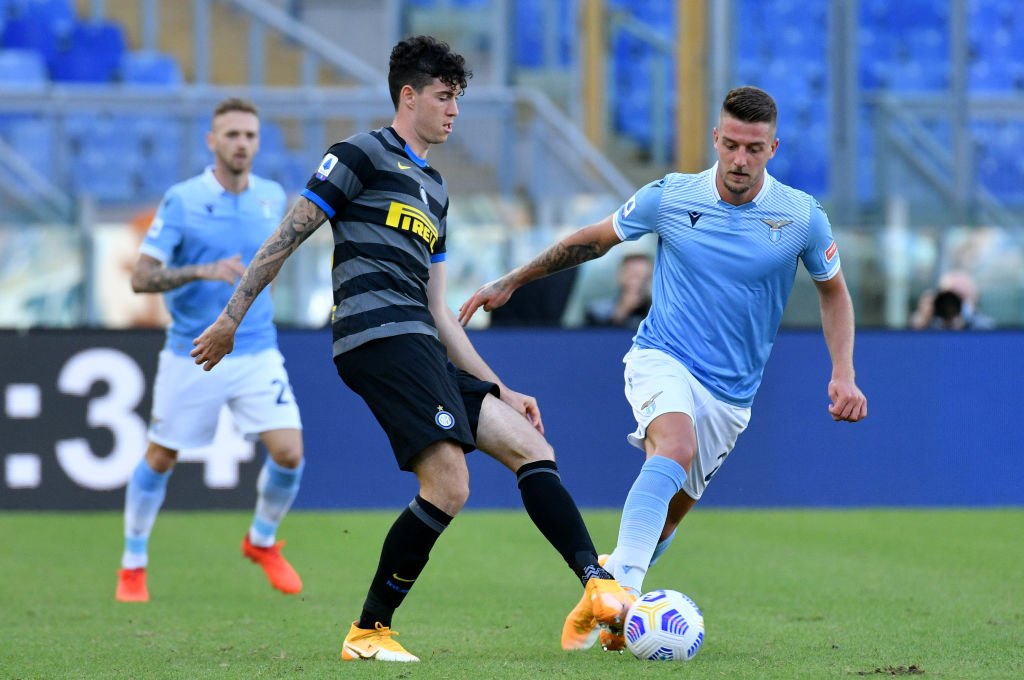 Bastoni potrebbe recuperare per il derby (Getty Images)