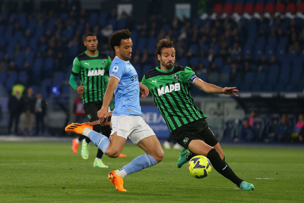 Felipe Anderson supera Ferrari e insacca il gol dell'1-0 in Lazio-Sassuolo (Getty)