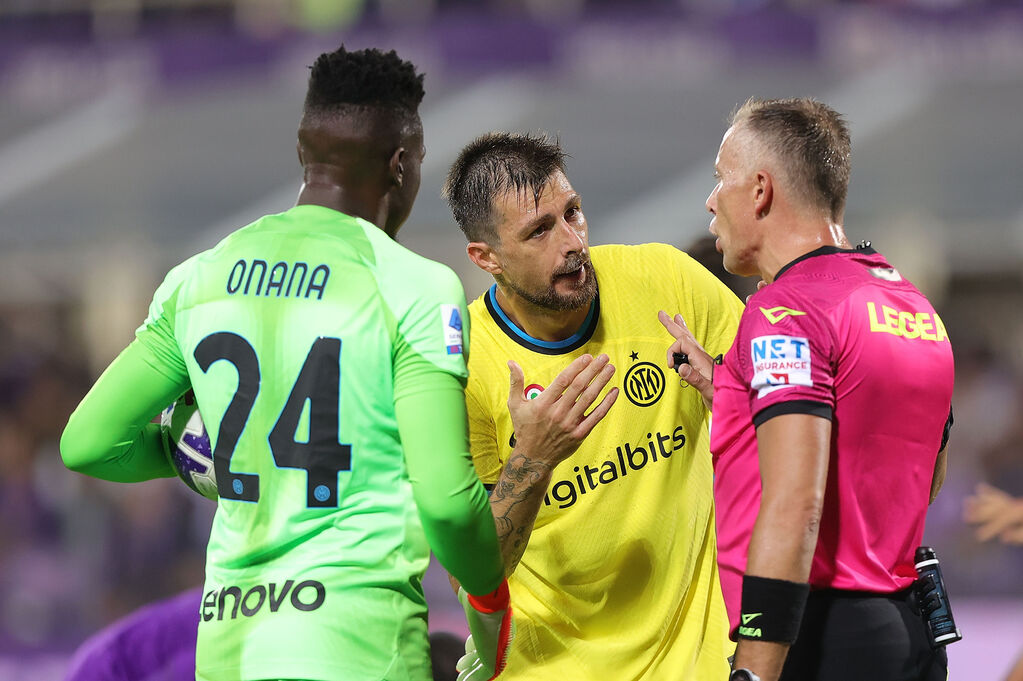 Inter, Acerbi protesta con Valeri (Getty)