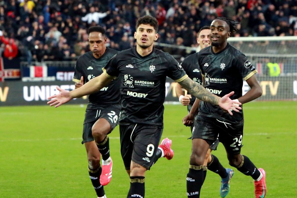 Cagliari, si fa male Coman: infortunio alla caviglia (Getty Images)