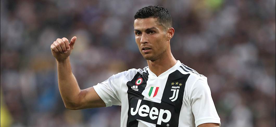 Copertina: Fifa 19: ecco i più forti: Cristiano Ronaldo e Messi insieme in testa, Neymar terzo. Chiellini in Top20