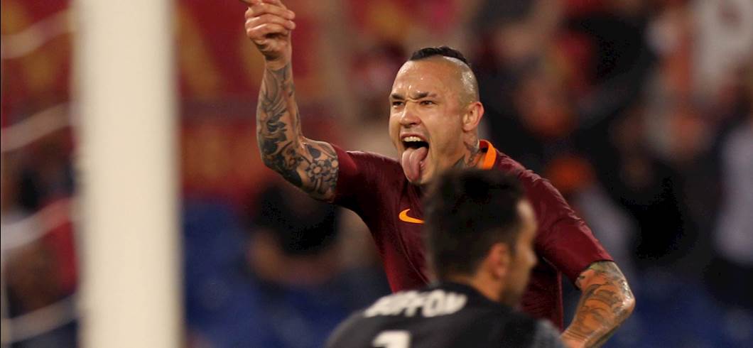 Copertina: Nainggolan ci ricasca, pronostico Champions: "Triplete Juve? Ve lo fa CR7 il triplete". Il messaggio in diretta Facebook