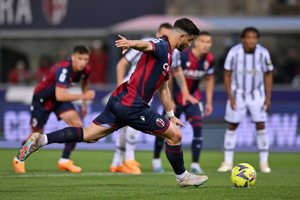 Orsolini dal dischetto per il momentaneo 1-0 del Bologna (Getty Images)