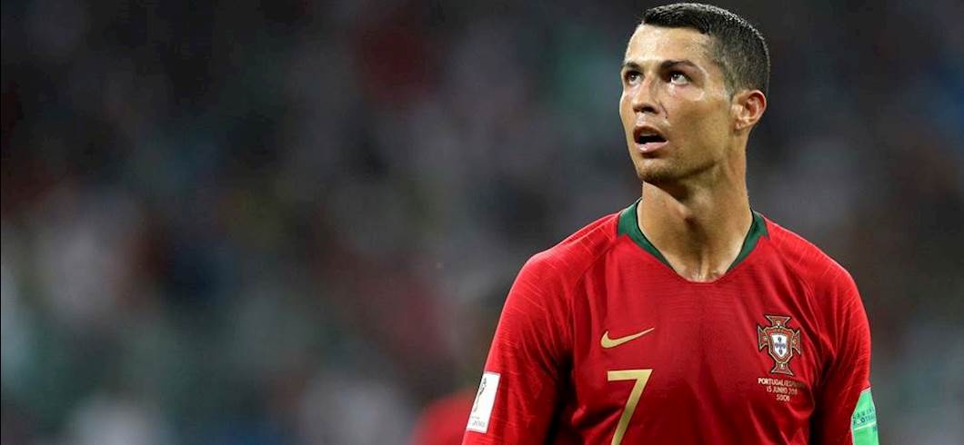 Copertina: Uruguay-Portogallo: Cristiano Ronaldo e il tandem Cavani Suárez. Sfida “giovane” tra colori antichi