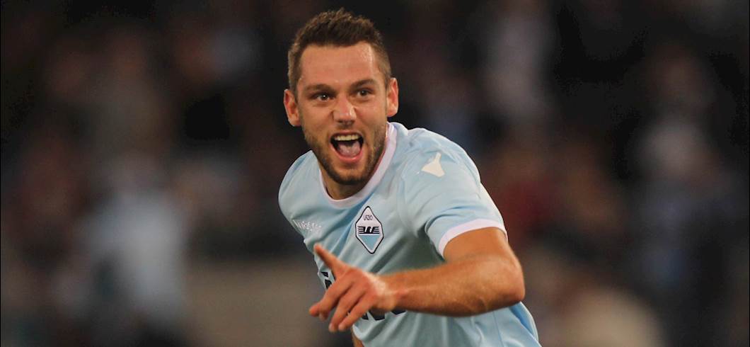 Copertina: De Vrij, arma letale da fantacalcio: 6 gol in campionato, meglio di Koulibaly, Alex Sandro e Skriniar