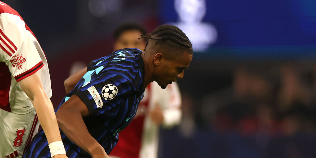 Copertina: Inter, Akanji: "Posso giocare anche in un altro ruolo"