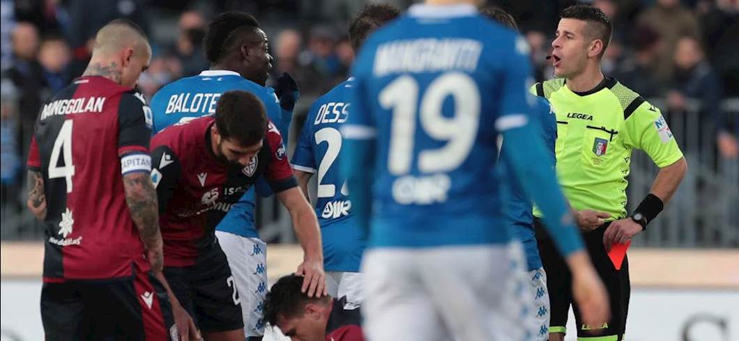 Copertina: Balotelli, sfogo social dopo l'espulsione: "Un episodio cambia in negativo l'opinione..."