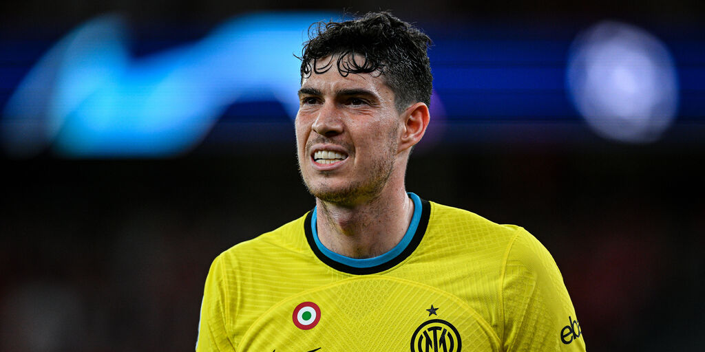 Copertina: Inter, Bastoni vicino al rientro in gruppo: le sue condizioni