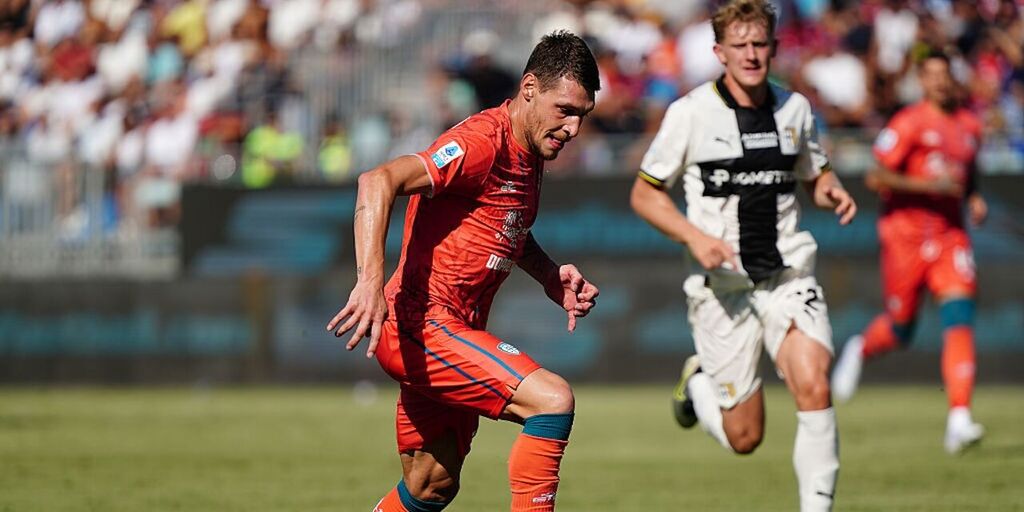 Copertina: Cagliari, Belotti: "Contento dei due gol, qui sento la fiducia"