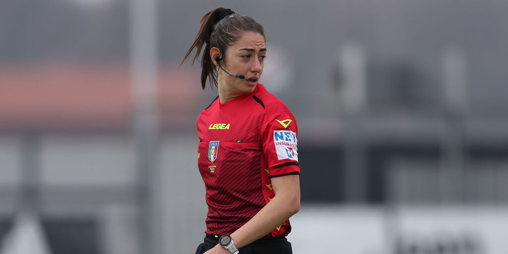 Copertina: Svolta storica in Serie A: per la prima volta terna arbitrale tutta al femminile