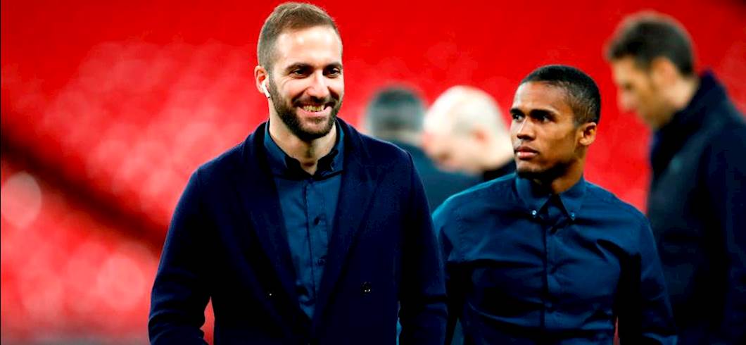 Copertina: Juventus, le ultime su Higuain e Douglas Costa 