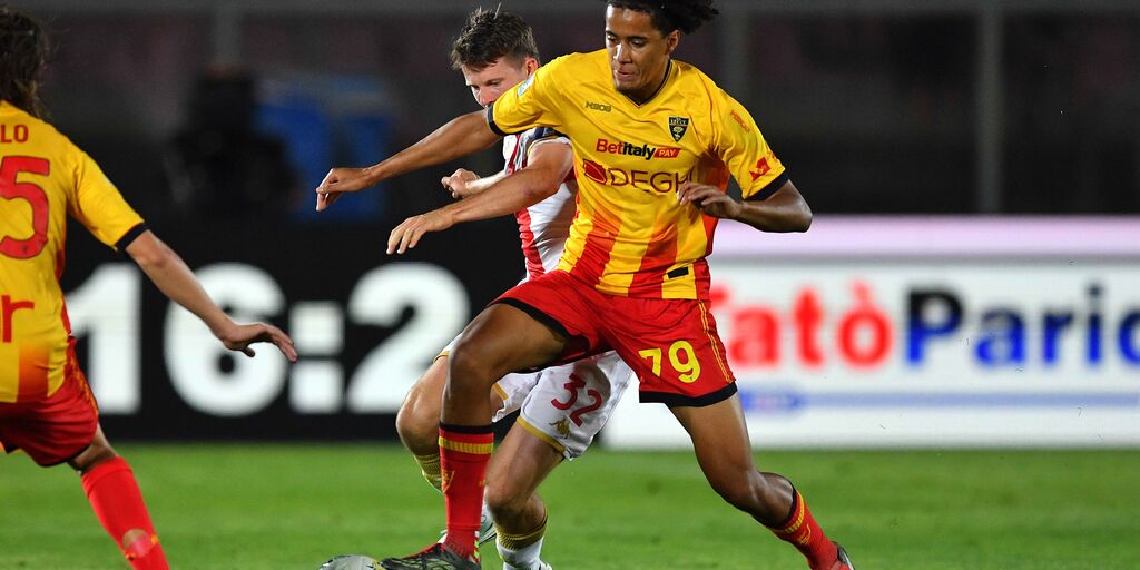 Copertina: Banda eroe di Lecce: battuto il Genoa, è salvezza!