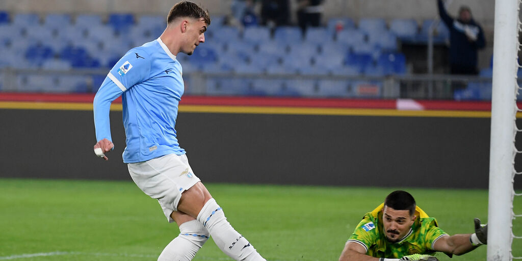 Copertina: Cancellieri trasforma la Lazio, Marusic punisce Muric: Lazio-Sassuolo 2-1