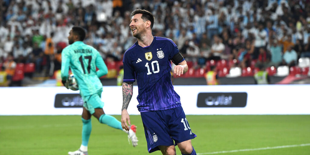 Copertina: Argentina, primo allenamento a Doha: assente Leo Messi