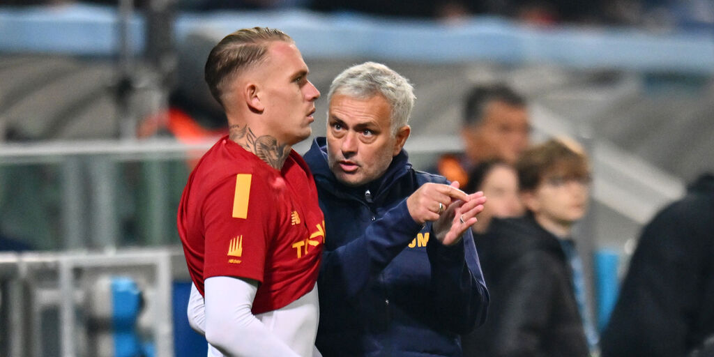 Copertina: Roma, Mourinho accusa ma non fa nomi: "In 15 traditi da uno. Su Dybala..."