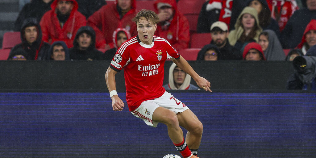 Copertina: Lazio, pressing alto per Schjelderup del Benfica