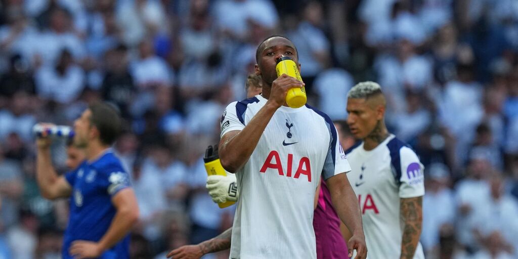 Copertina: Roma, Udogie nel mirino: contatti col Tottenham