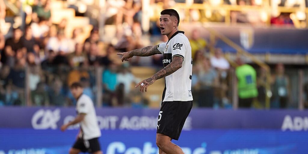 Copertina: Parma, infortunio per Valenti: l'esito degli esami