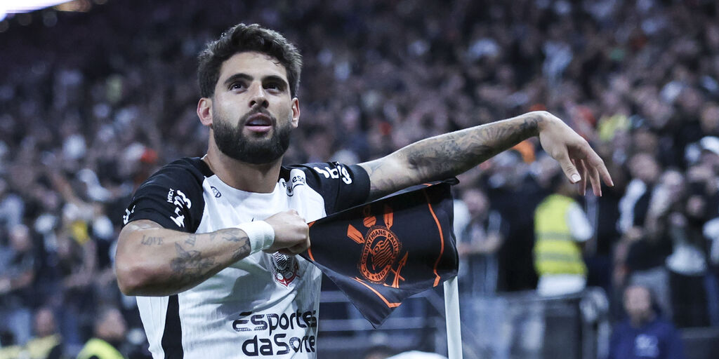 Copertina: Calciomercato Roma: arriva il nuovo numero nove