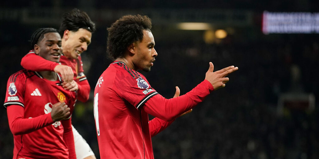 Copertina: Calciomercato Como: spunta Zirkzee per l'attacco, beffa Juve?