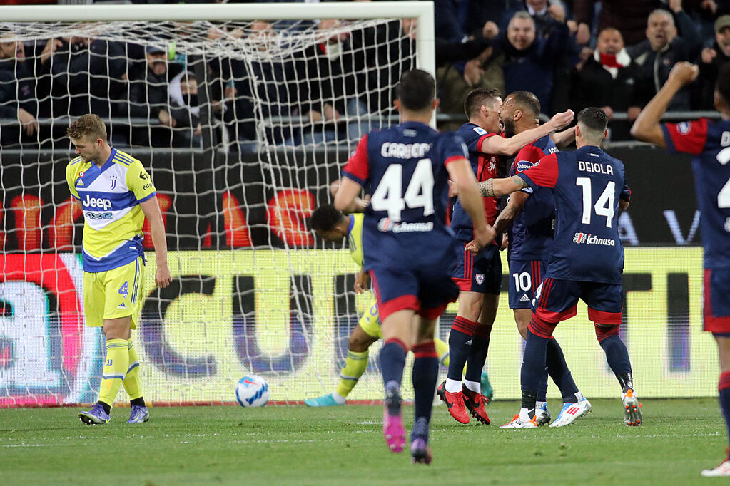 L'esultanza del Cagliari per il gol dell'1-0 (Getty Images)