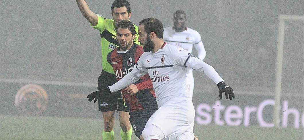 Copertina: Higuain ancora a secco. Inzaghi e Gattuso non si fanno male: a Bologna finisce 0-0